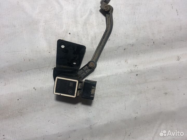 Датчик положения кузова mercedes w164
