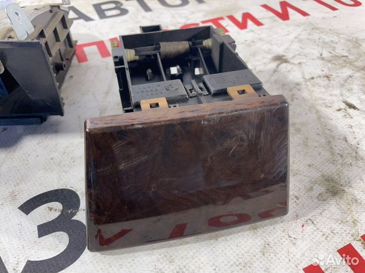 Пепельница Nissan Cefiro A33 VQ20 2002