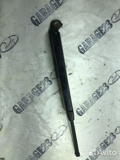 Поводок стеклоочистителя Skoda Fabia