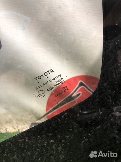 Лобовое стекло Toyota Prius ZVW55 2ZR-FXE 2016