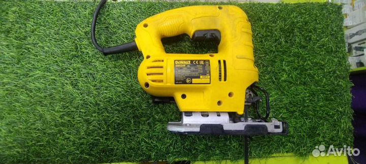 Лобзик DeWalt dwe-249ks