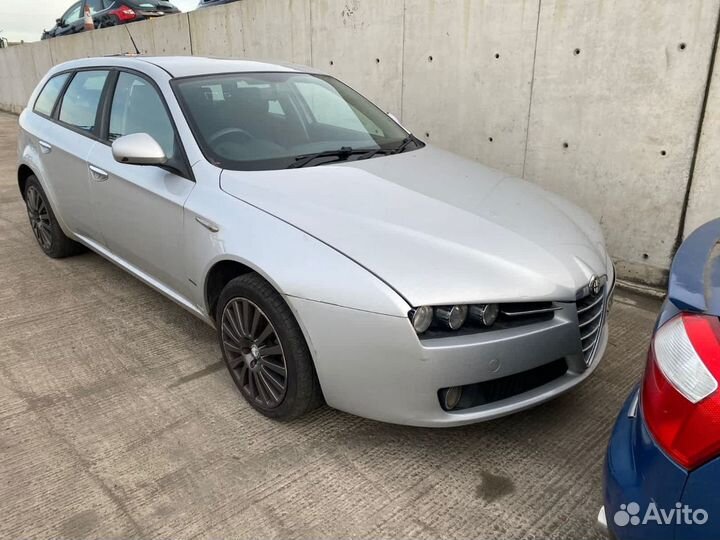 Капот Alfa Romeo 159