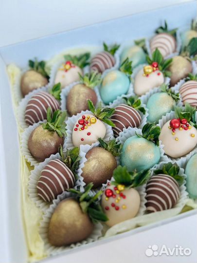 Букет из клубники и ежевики