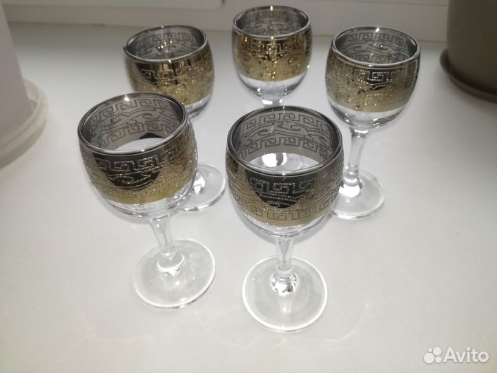 Рюмки и бокалы