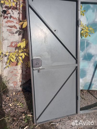 Металлическая дверь бу