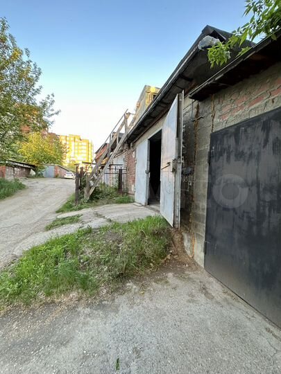 Гараж, > 30 м²