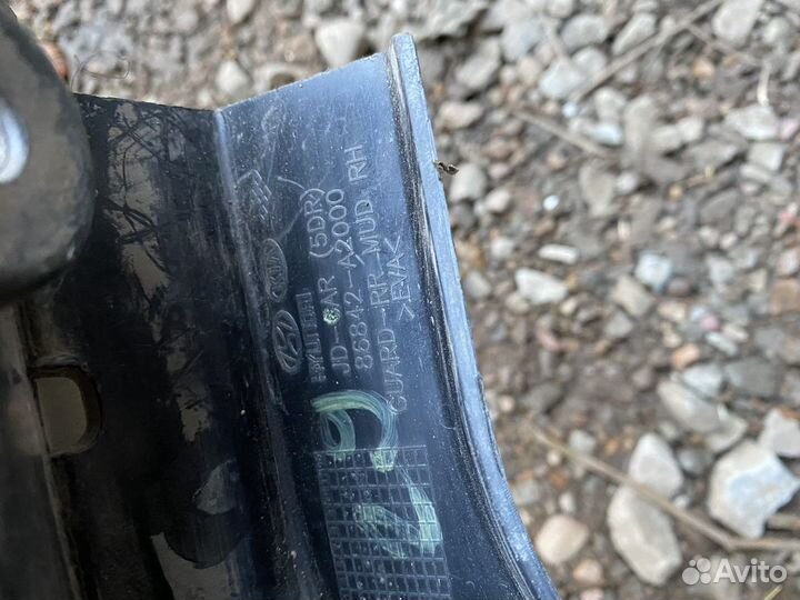 Продам задние брызговики кия сид 2017 г