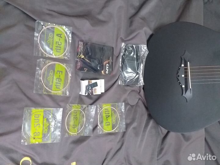 Акустическая гитара