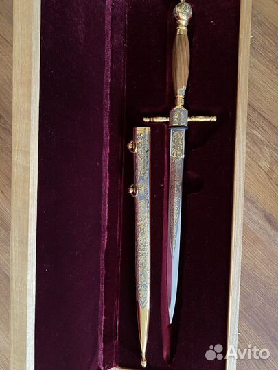Адмиральский кортик златоуст не является оружием