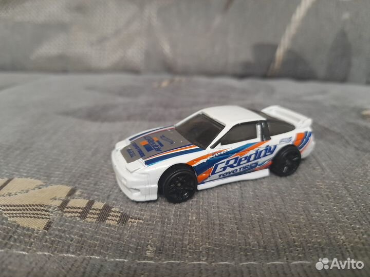 Машинки хотвилс