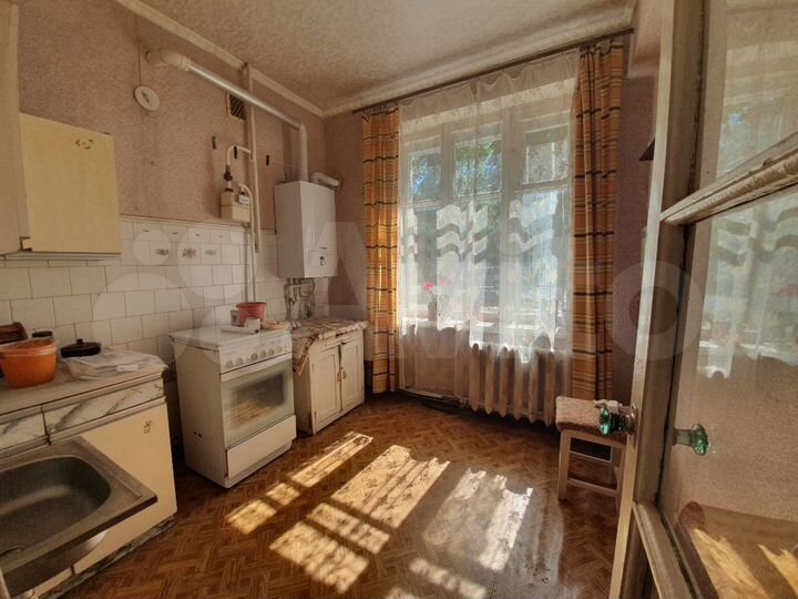 2-к. квартира, 60 м², 1/3 эт.