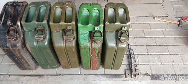 Канистры металлические 20 литров