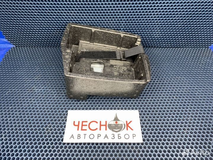 Органайзер ложемент насоса подкачки колес Audi Q7