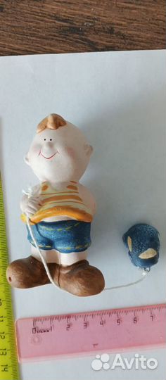 Фигурки мальчика и девочки керамика