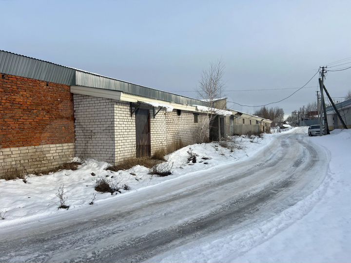 Гараж, > 30 м²