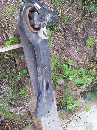 Рычаг продольный задний правый Hyundai Tucson