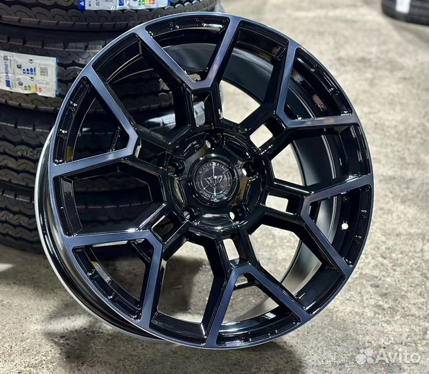 R22 5x150 Vossen UV4 B/PB LC200 LX570