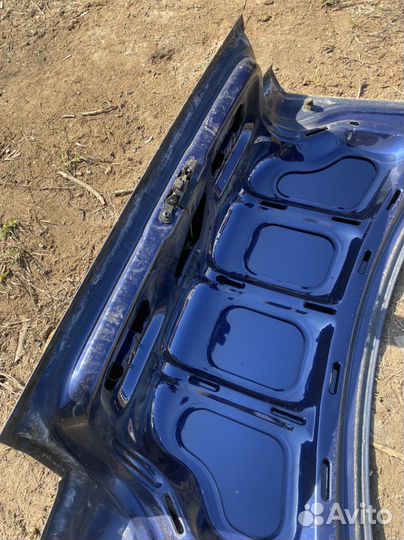 Крышка багажника Ford Escort