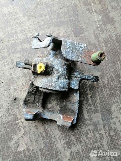 Задний правый Суппорт ford transit 2016 года