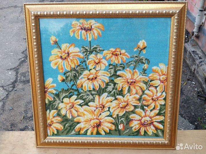 Вышивка цветы. В багете