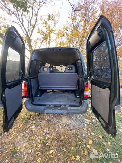 Nissan Vanette Cargo 2.2 МТ, 1996, 82 072 км