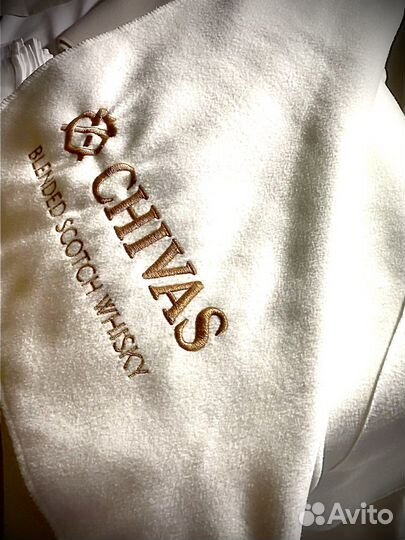 Подушки с пледом