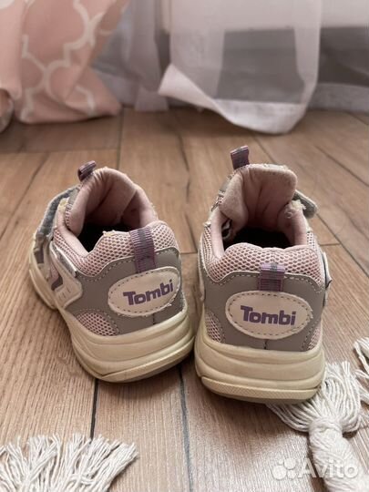 Кроссовки для девочки 25 размер