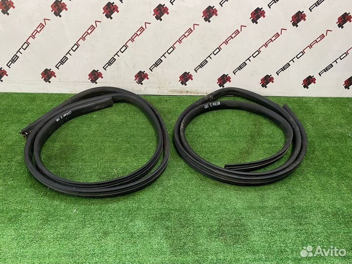 Уплотнитель переднего проема Renault Logan 2