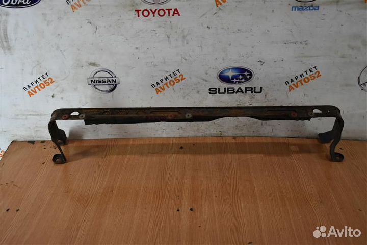 Крепеж радиатора Ford C-Max 1 поколение 1.8 бензин