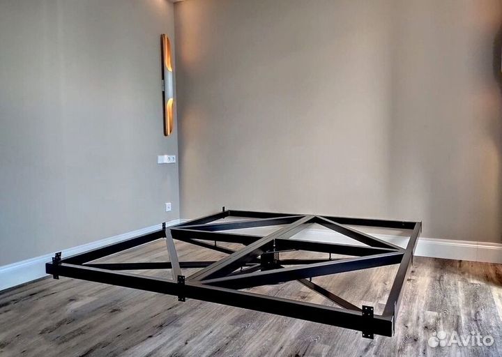 Двуспальная кровать парящая