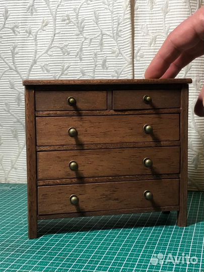 Комод для кукол в масштабе 1/6