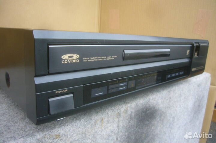 Проигрыватель LD и CD Yamaha CDV-1000