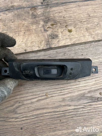 Информационный дисплей Mitsubishi Carisma 1.6