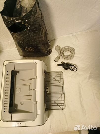 Принтер лазерный hp и 4 катриджа