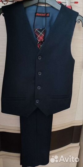 Брюки, жилет и галстук на мальчика