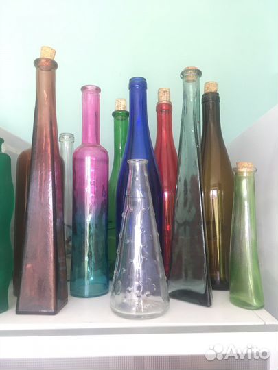Декооативные бутылки из цветного стекла