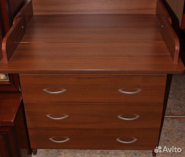 Продажа мебели и потолочных светильников