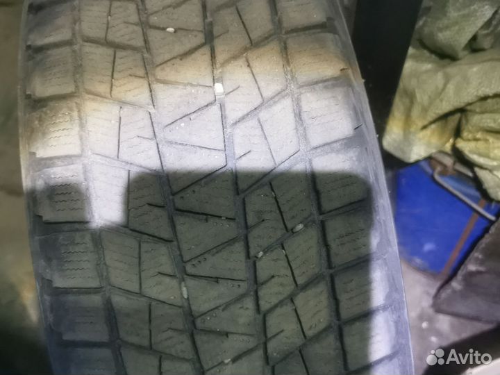 Bridgestone Blizzak DM-V2 215/60 R17