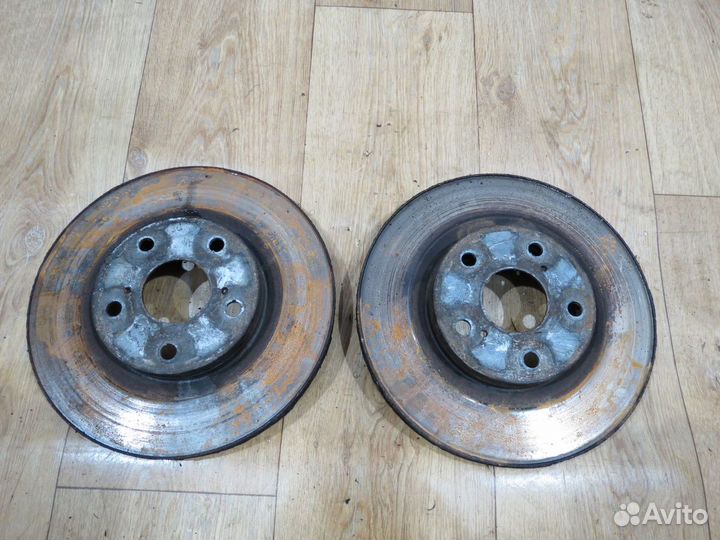 Диск тормозной передний Toyota Camry 40