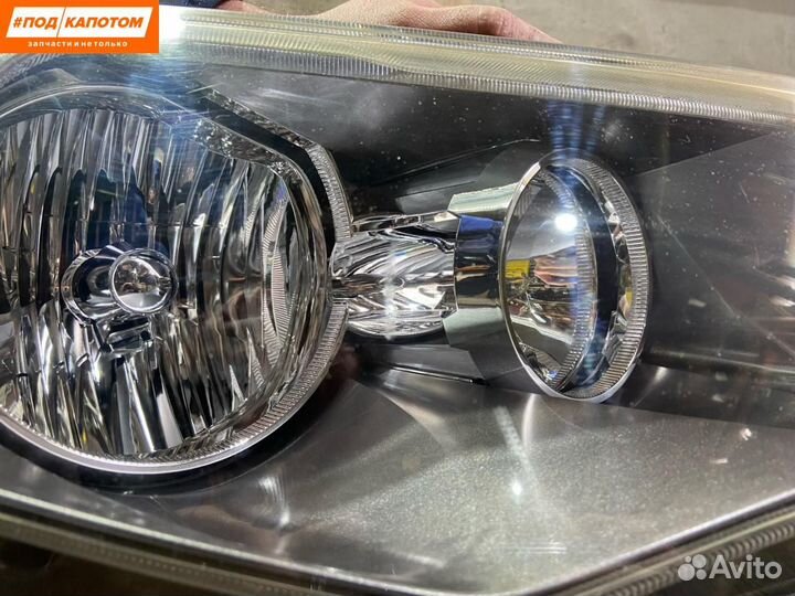 Фара Ксенон прав. Mitsubishi Outlander 2 2006