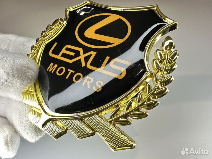 Эмблема Lexus 2 штуки