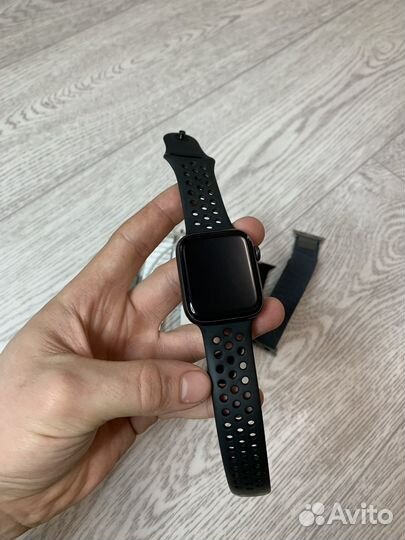 Часы apple watch Se 44 mm nike