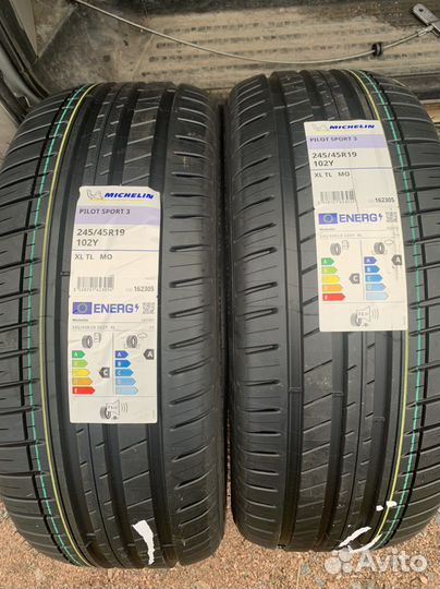 Michelin Pilot Sport 3 245/45 R19 и 275/40 R19 102Y