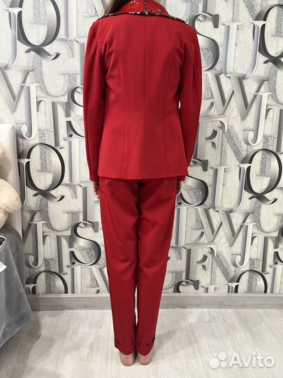 Костюм брючный для девочки 12 лет