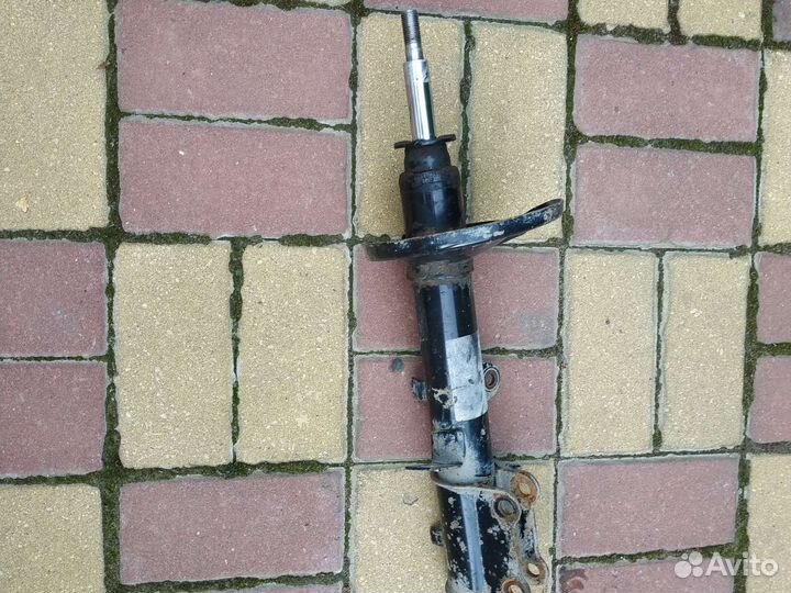 Стойка амортизатора задняя тойота королла