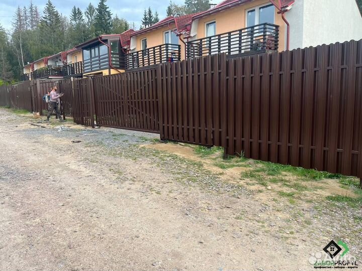 Заборы из штакетника / монтаж заборов