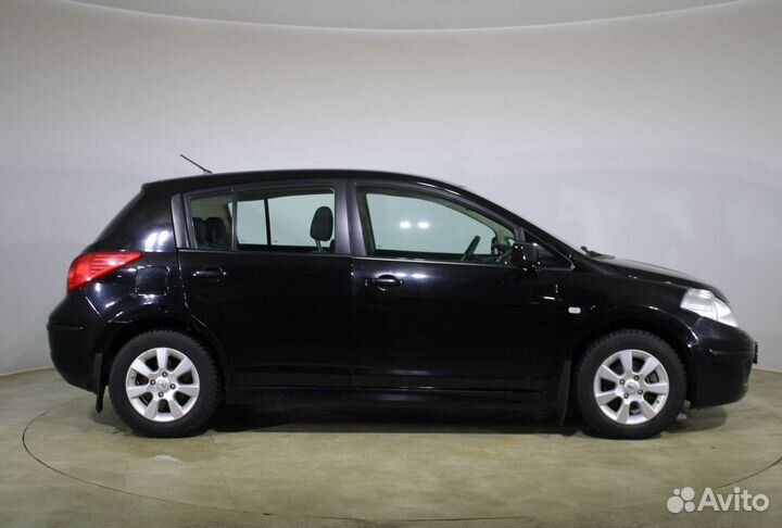 Nissan Tiida 1.6 AT, 2011, 117 620 км