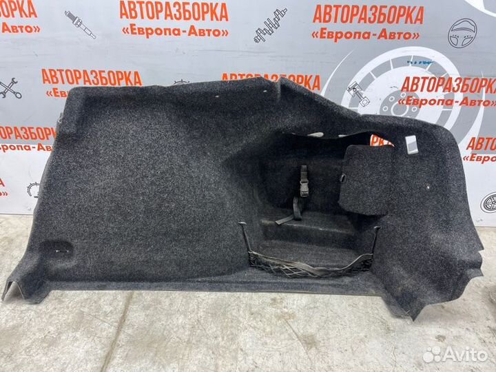 Обшивка багажника правая Skoda Octavia A5 1Z