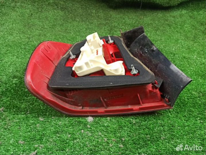 Задний фонарь правый Bmw E90