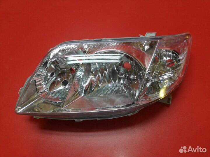 Фара передняя левая Toyota Corolla ZZE121 3ZZ-FE
